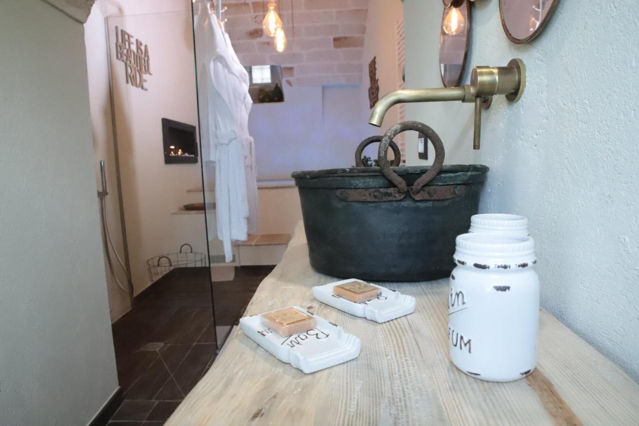 Camilla Luxury Suite Ostuni Bagian luar foto