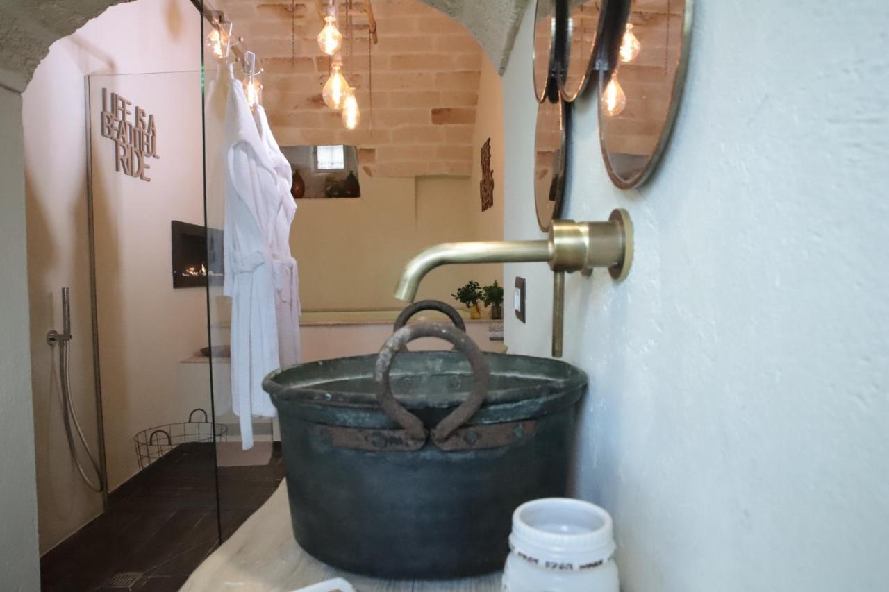 Camilla Luxury Suite Ostuni Bagian luar foto