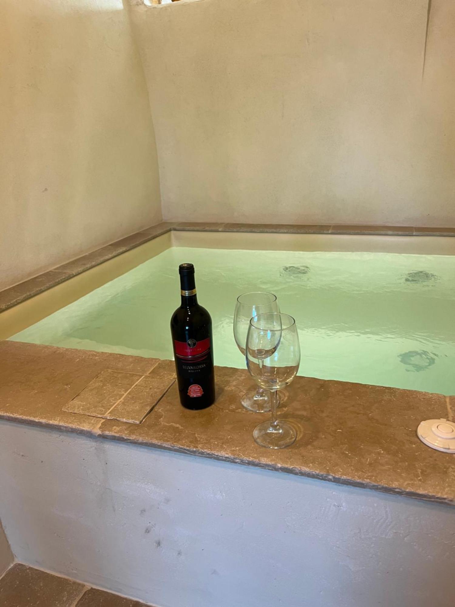 Camilla Luxury Suite Ostuni Bagian luar foto