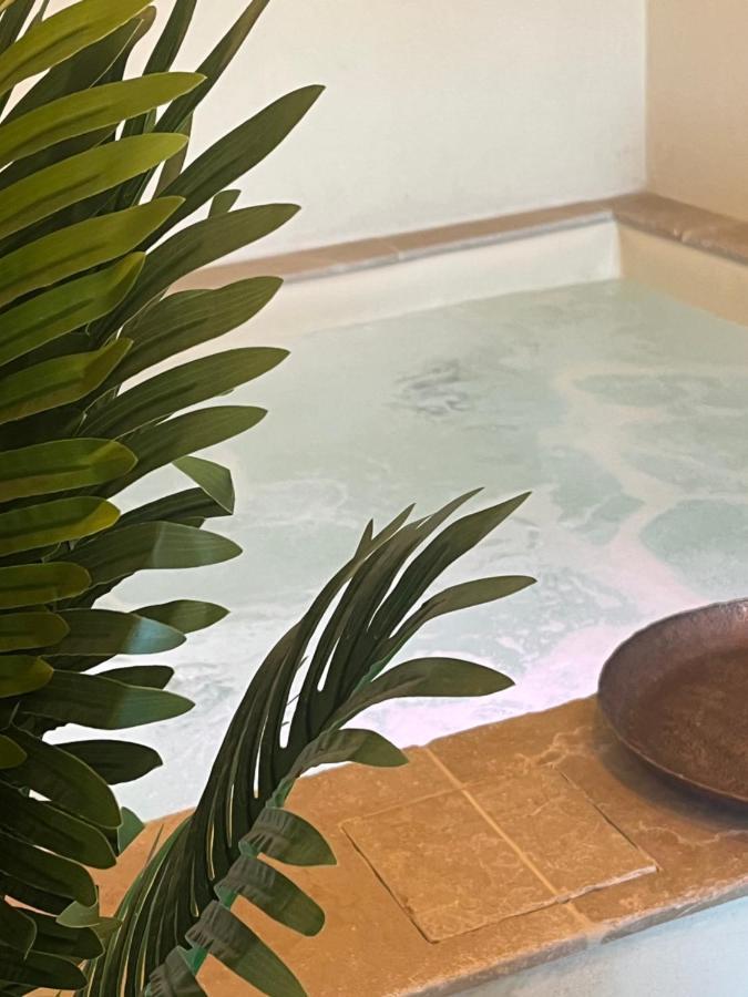 Camilla Luxury Suite Ostuni Bagian luar foto